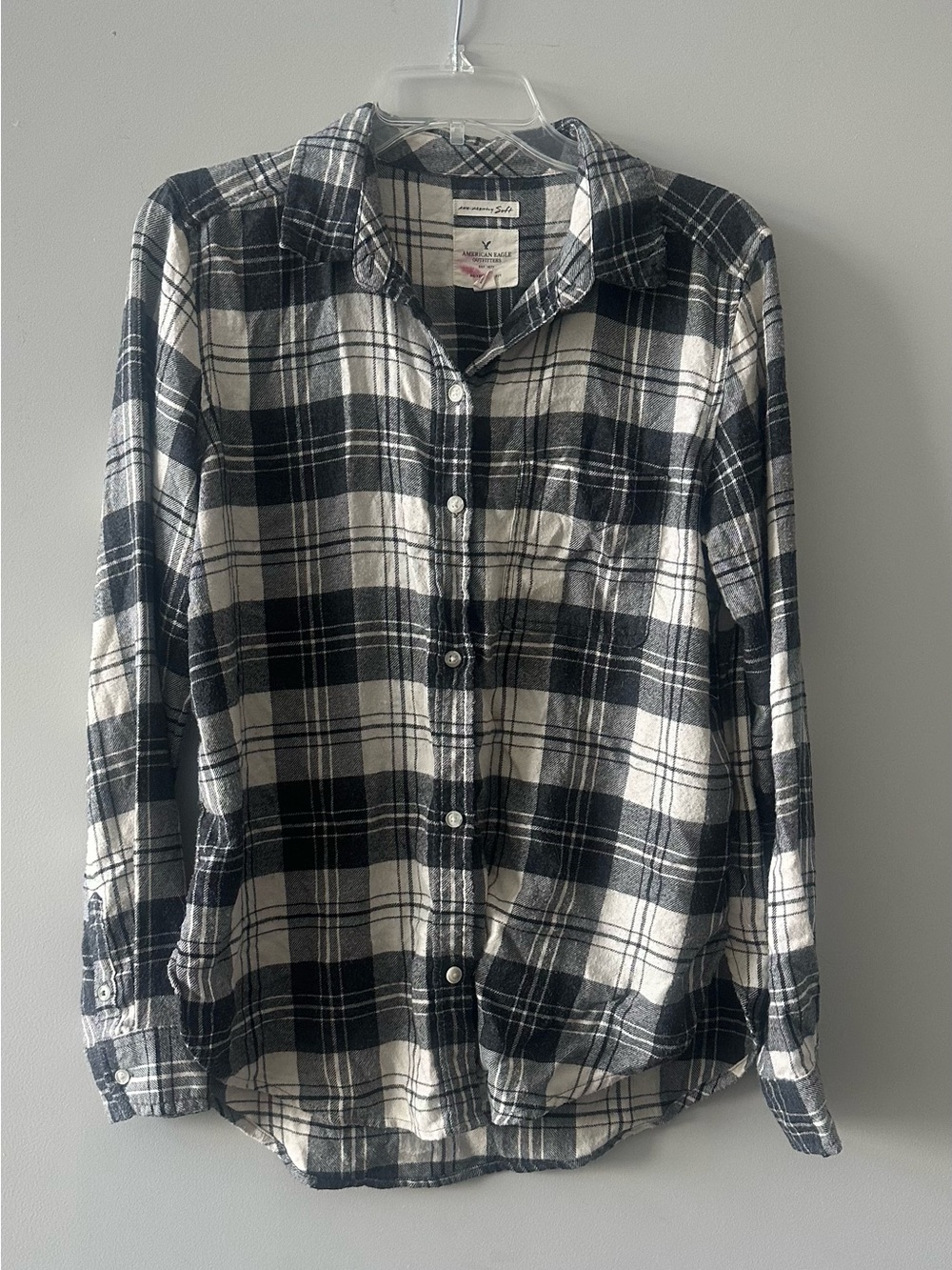American Eagle Women’s Black and White Button Down Flannel - Size M
